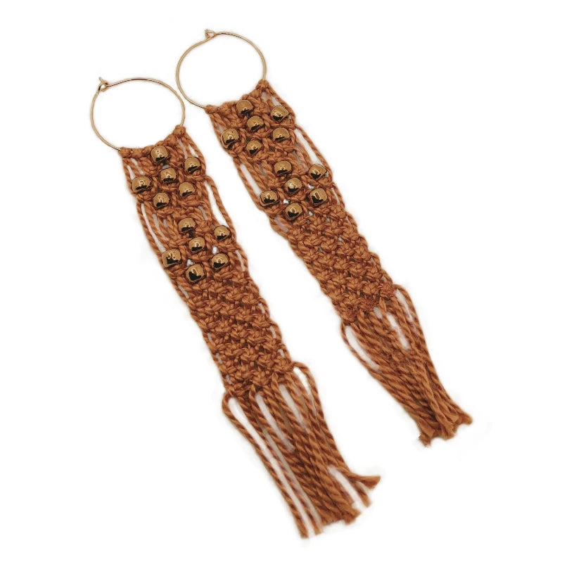 Le Troisième Songe Orecchini Macramè nocciola con perline color bronzo.

Fatta a mano. 

Pezzo unico.

