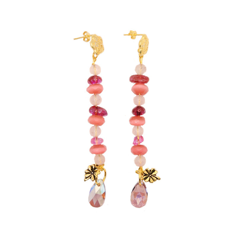 Le Troisième Songe Orecchini con pietre dure e charms, metallo dorato nichel free. Bigiotteria elegante. Orecchini donna. Orecchini particolari. Orecchini pendenti. Orecchini fatti a mano. Orecchini eleganti. Orecchini gioiello. Gioielli artigianali. Biogiotteria fatta a mano. Gioielli unici. Orecchini lunghi.