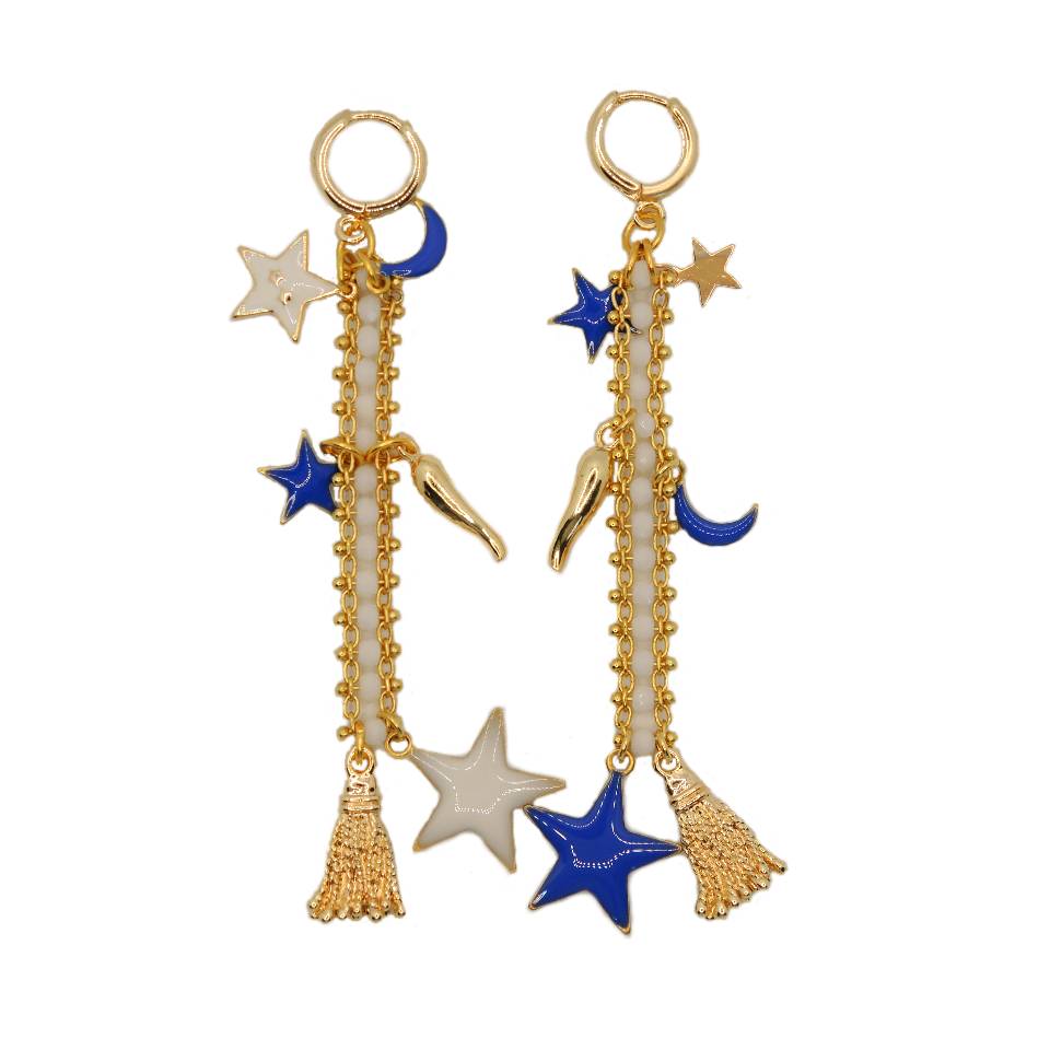 Le Troisième Songe Orecchini pendenti con charms. Bigiotteria elegante. Orecchini donna. Orecchini particolari. Orecchini pendenti. Orecchini fatti a mano. Orecchini eleganti. Orecchini gioiello. Orecchini pendenti. Gioielli artigianali. Orecchini fatti a mano. Gioielli unici. Orecchini lunghi.