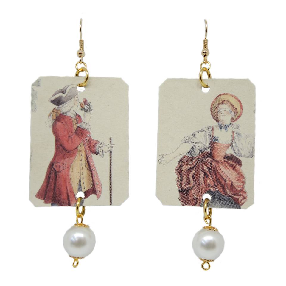Le Troisième Songe Orecchini di carta con perle, monachelle dorate nichel free, lunghezza cm 9. Realizzati a mano. Orecchini donna. Orecchini artigianali. Orecchini pendenti. Orecchini asimmetrici. Orecchini rettangolari. Moda donna. Bigiotteria online. Accessori donna. Orecchini lunghi. Orecchini grandi.