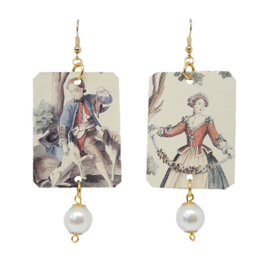 Le Troisième Songe Orecchini di carta con perle, monachelle dorate nichel free, lunghezza cm 9. Realizzati a mano. Orecchini donna. Orecchini artigianali. Orecchini pendenti. Orecchini asimmetrici. Orecchini rettangolari. Moda donna. Bigiotteria online. Accessori donna. Orecchini lunghi. Orecchini grandi.