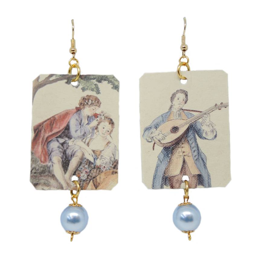 Le Troisième Songe Orecchini di carta con perle, monachelle dorate nichel free, lunghezza cm 9. realizzati a mano. Orecchini donna. Orecchini artigianali. Orecchini pendenti. Orecchini asimmetrici. Orecchini rettangolari. Moda donna. Bigiotteria online. Accessori donna. Orecchini lunghi. Orecchini grandi.