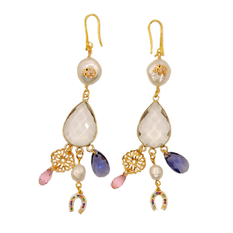 Le Troisième Songe Orecchini lunghi con perle, charms, pietre dure, metallo dorato. Bigiotteria elegante. Orecchini donna. Orecchini particolari. Orecchini pendenti. Orecchini fatti a mano. Orecchini eleganti. Orecchini gioiello. Orecchini pendenti. Gioielli artigianali. Orecchini fatti a mano. Gioielli unici.
