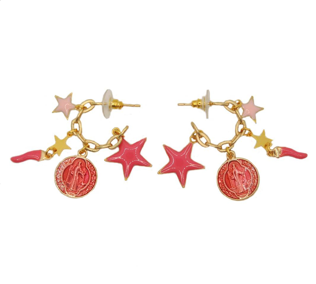 Le Troisième Songe Orecchini a cerchio con charms, stelle, lunghi cm 3. Bigiotteria elegante. Orecchini donna. Orecchini particolari. Orecchini pendenti. Orecchini fatti a mano. Orecchini eleganti. Orecchini gioiello. Orecchini pendenti artigianali. Gioielli artigianali. Orecchini fatti a mano Milano. Gioielli unici.